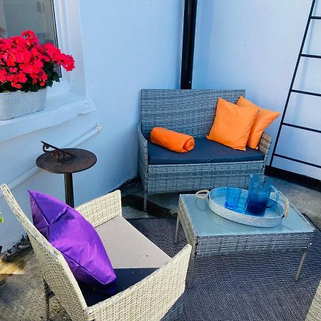 Funky Cozy Cottage With Outside Space Истбурн Экстерьер фото